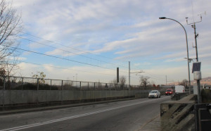 Alba, lunedì 9 marzo senso unico alternato sul vecchio ponte del Tanaro