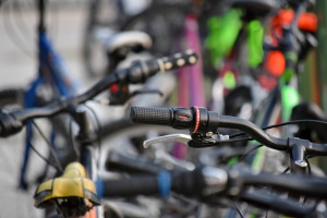 Mondovì, bicicletta come ‘ariete’ per svaligiare un negozio