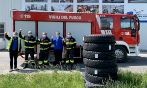 Dalla Michelin un treno di gomme per l'APS dei Vigili del Fuoco di Dronero