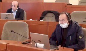 Cirio cede alle pressioni dei commercianti: dal 4 maggio via libera al take away