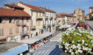  Bra: i mercati di generi alimentari proseguono in sicurezza