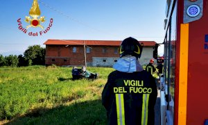 Auto cappottata lungo la SP174 a Busca, illeso il conducente
