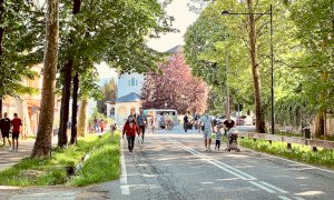Viale Angeli pedonale piace ai cuneesi che riprendono a muoversi