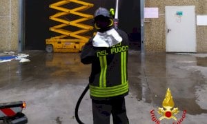 Sommariva Bosco, a fuoco un capannone di una ditta specializzata nel trattamento rifiuti