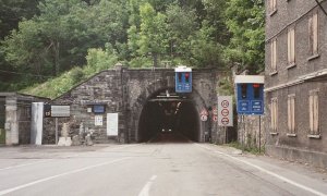 Perdita d'acqua all'interno del tunnel del Tenda, tecnici ancora al lavoro