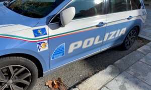 Deruba una signora sotto gli occhi di un poliziotto in borghese: fermato e denunciato
