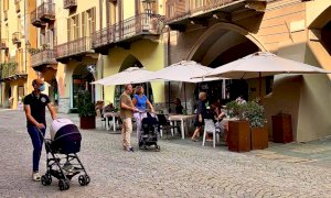 Bar e ristoranti riaprono al pubblico, lungo l'asse centrale di Cuneo tornano i dehors