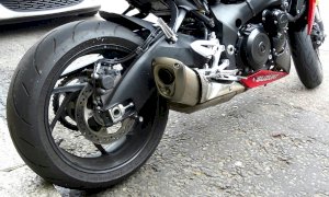 Pamparato, fuori strada con la moto dopo una sbandata: interviene l’elisoccorso