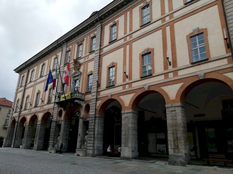 Cuneo, il Consiglio comunale vota la ‘sforbiciata’ alle imposte