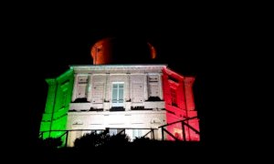 Un’unica grande bandiera fatta di luci tricolori illumina 40 luoghi simbolo dell'Italia