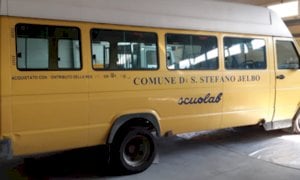 Il Comune di Santo Stefano Belbo mette all’asta il vecchio scuolabus