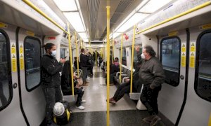 La Regione chiede di eliminare il distanziamento sui mezzi pubblici se i passeggeri hanno la mascherina