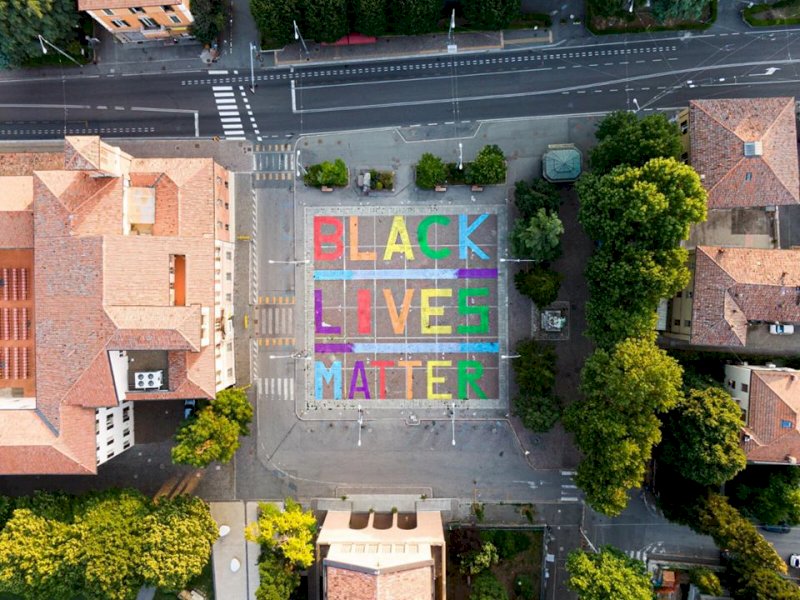 Caso George Floyd, una scritta ‘Black Lives Matter’ anche a Cuneo?
