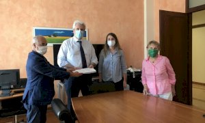 In Provincia la consegna di 2.200 firme contro il biodigestore di Borgo San Dalmazzo