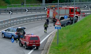 Incidente sul ponte dell'Est-Ovest, auto ribaltata e cinque feriti (non gravi)