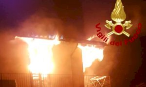 Incendio in un'abitazione a Neive, intervento dei Vigili del Fuoco nella notte