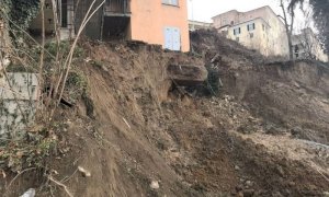 Frana all'Alberghiero di Mondovì: consegnato il cantiere per finire i lavori di consolidamento