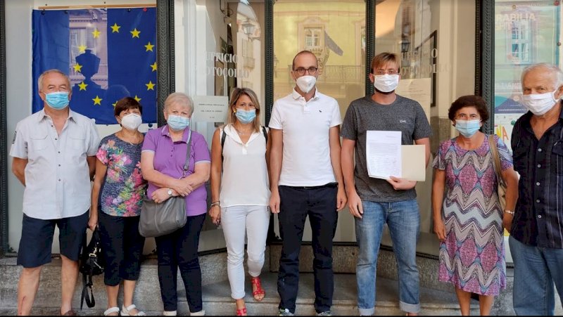 Cuneo, depositate oltre 400 firme contro il dormitorio per migranti a Tetti Roero