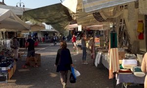 Truffano i braccianti con la scusa di trovargli un lavoro: denunciati due buschesi 