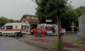 Violento scontro tra due auto a Borgo San Dalmazzo all'incrocio tra via Piave e via Po