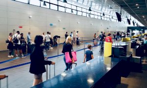 Coronavirus, tre postazioni per i tamponi rapidi all'aeroporto di Caselle