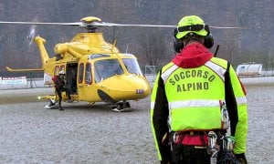 Bimbo ferito lungo la strada per il rifugio Genova, interviene il Soccorso Alpino