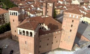 Anche Fossano si illumina di rosa per la ricerca contro il cancro