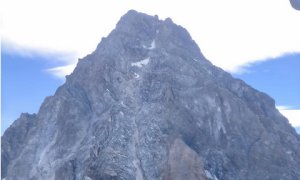 Alpinista s'infortuna a un ginocchio mentre scende dal Monviso, recuperato dal Soccorso Alpino