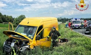 Scontro tra un'auto e due furgoni a Busca, sul posto i Vigili del Fuoco