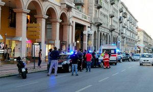 Per mezz’ora ostaggio in una gioielleria, la sequestratrice trasferita in carcere a Torino