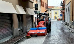 Busca, lavori di pulizia nelle strade del centro