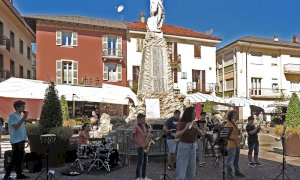 Boves, un'esibizione in piazza Borelli per celebrare la ripartenza dell'Istituto Civico Musicale