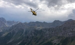 Alpinista colpita da malore in alta valle Maira: il Soccorso Alpino la recupera in elicottero