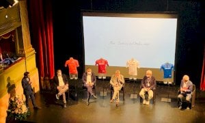 Scatta il conto alla rovescia verso la Alba-Sestriere: la tappa presentata al Teatro Sociale