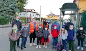 A Bra è ripartito il Pedibus, un modo sicuro ed ecologico di andare a scuola
