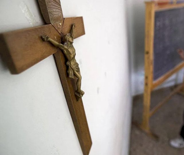 Fratelli d'Italia difende il crocifisso nelle aule scolastiche: ''Non va rimosso''
