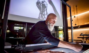 Un laboratorio di disegno sulla sabbia al Filatoio di Caraglio