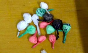 Dosi di cocaina incartate come cioccolatini, una coppia arrestata per spaccio