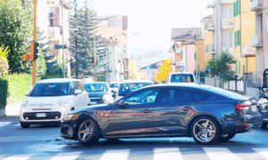 Mondovì, scontro tra auto e ambulanza