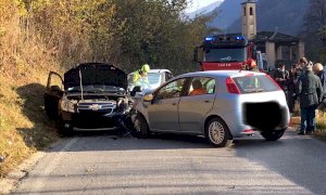Frontale tra due auto a San Damiano Macra, disagi alla circolazione