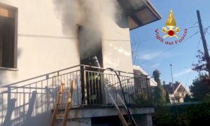 Incendio in un'abitazione a Borgo San Dalmazzo, intervento dei Vigili del Fuoco (VIDEO)