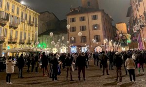 Il flashmob dei commercianti albesi: 'Vogliamo solo lavorare'