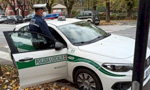 Mondovì, investe una signora e si allontana senza prestare soccorso