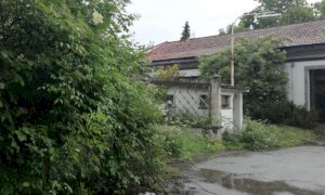 ''A che punto siamo con la caserma Montezemolo?''