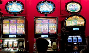 Botte alla convivente dopo l’ennesima lite: ‘’Tutta colpa del gioco d’azzardo’’