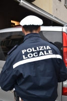 Investe un pedone e fugge, individuato dalla Polizia municipale