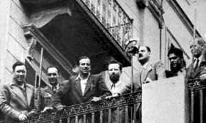 Nell'anniversario della morte di Galimberti 'Il Silenzio' suonato dal balcone del suo appartamento