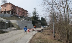 Frana lungo la provinciale a Benevello, c'è il progetto definitivo per la sistemazione