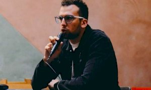 ''Perché posso vedere il mio parrucchiere ma non il mio moroso?''