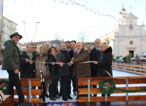Inaugurata ufficialmente la pista di pattinaggio su ghiaccio